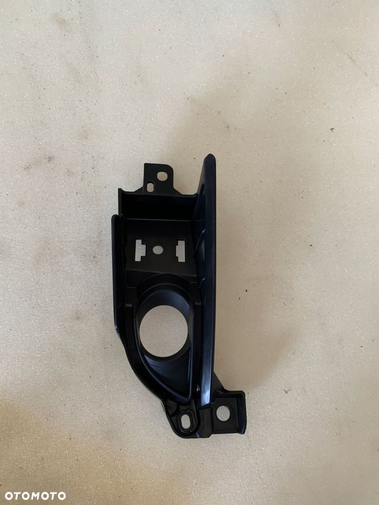 Ramka lampy przeciwmgielnej L Mazda OE KB8B50C22B - 3