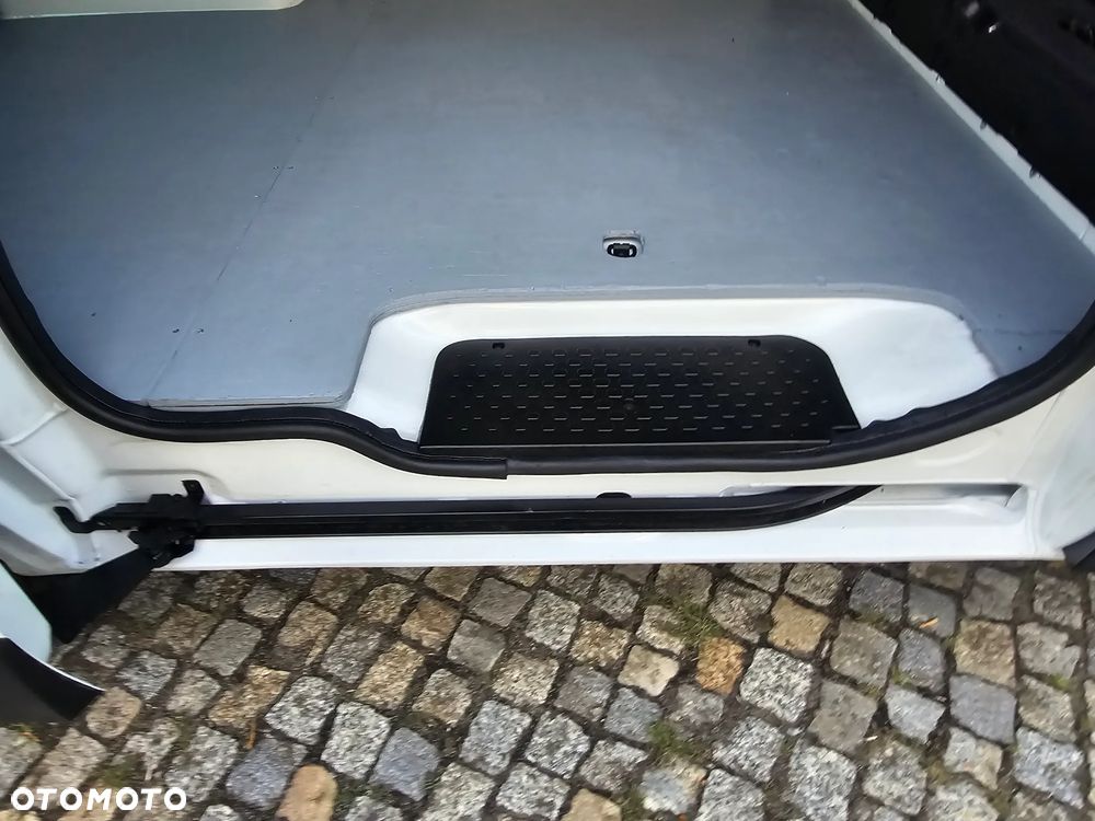 Opel Vivaro - 39