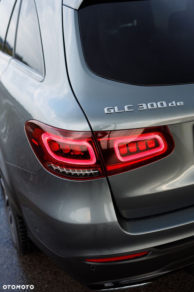 Mercedes-Benz GLC 300 de 4Matic 9G-TRONIC AMG Line Plus - 3