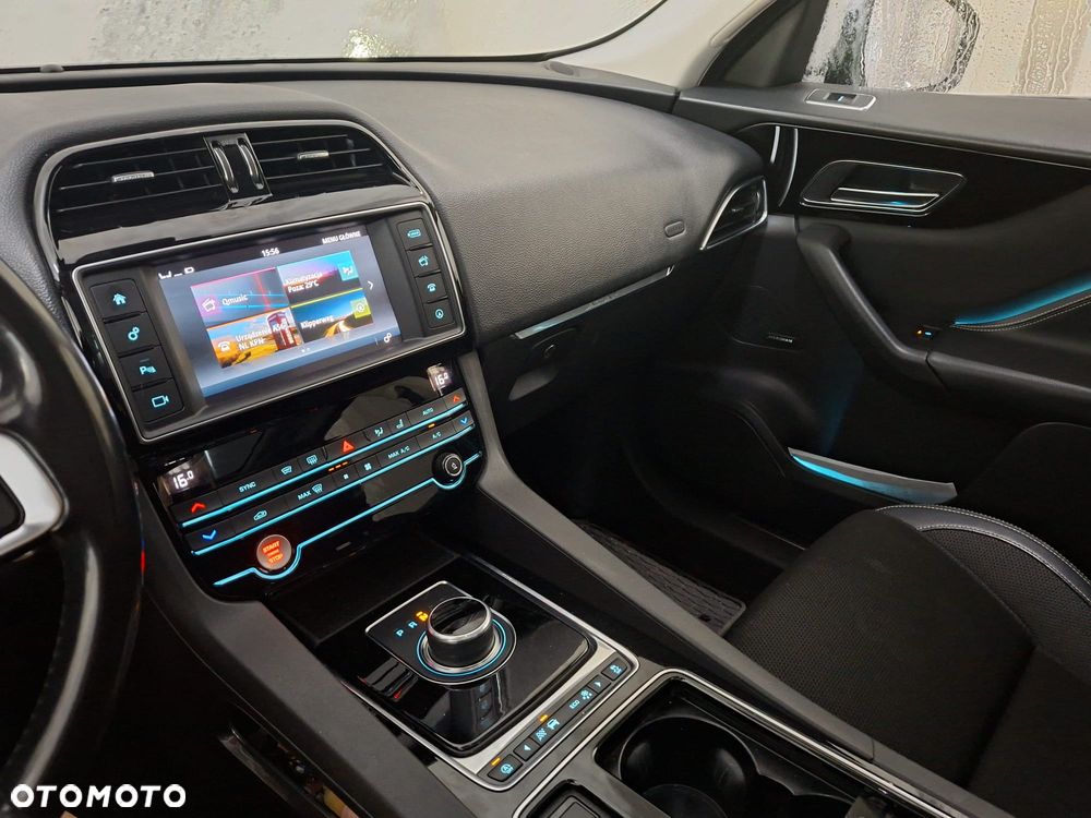 Jaguar F-Pace 2.0 i4D AWD R-Sport - 9