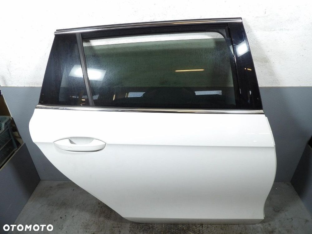 SKODA SUPERB IV 4 KOMBI DRZWI TYŁ PRAWE  LC9A - 1