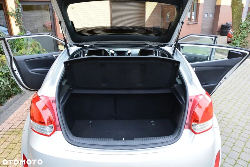 Hyundai Veloster 1.6 GDI Premium - 16