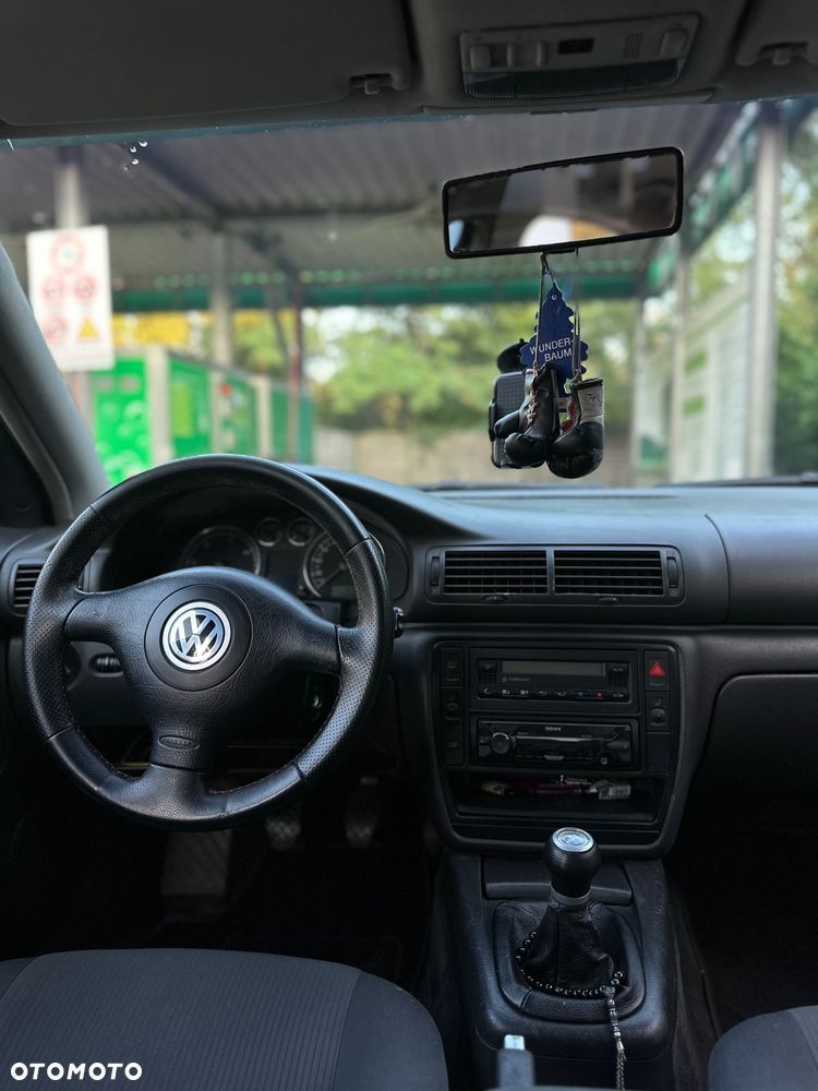 Volkswagen Passat 1.9 TDI Comfortline - 4