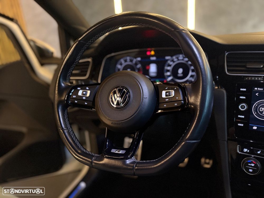 VW Golf R 4Motion (BlueMotion ) DSG - 32