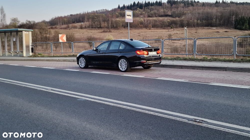 BMW Seria 3 328i Luxury Line - 10
