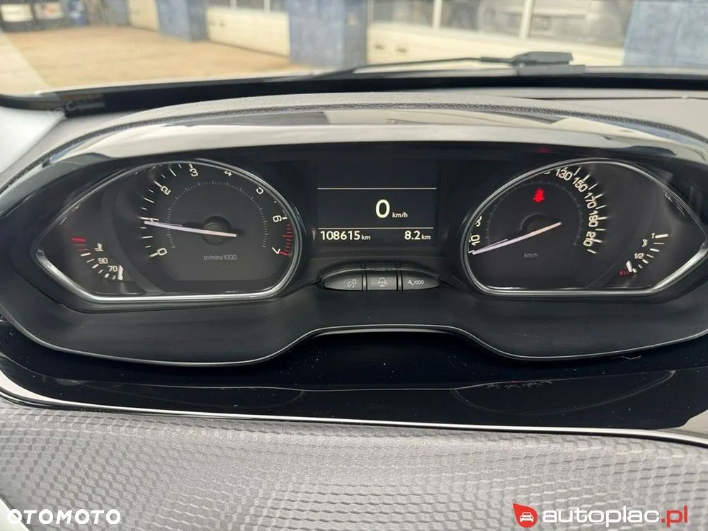 Peugeot 2008 1.2 Pure Tech GPF Allure S&S - 12