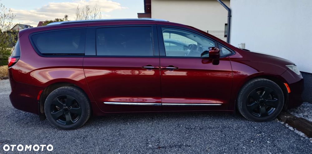 Chrysler Pacifica - 2