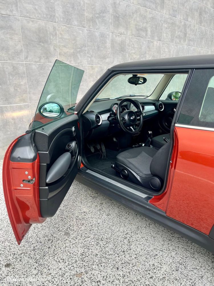 MINI 3 Portas Cooper D - 10