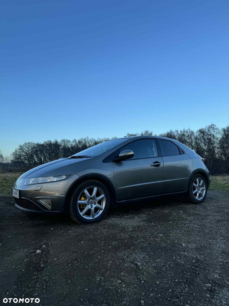 Honda Civic 2.2i-CTDi Executive - 1