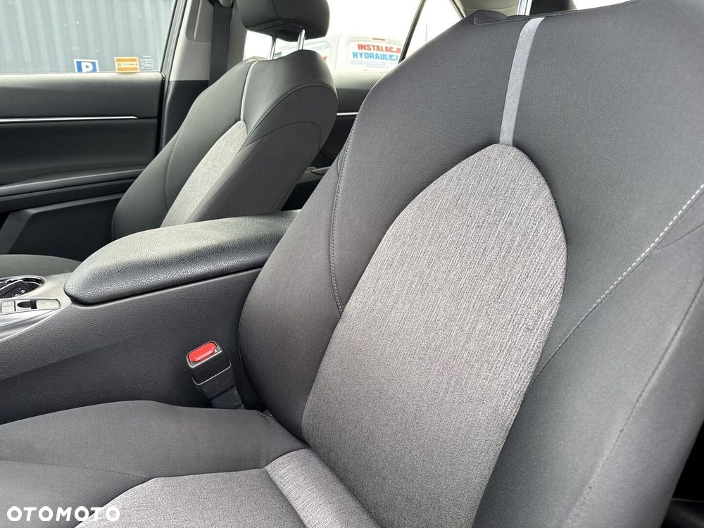 Toyota Camry 2.5 Hybrid Comfort CVT - 16