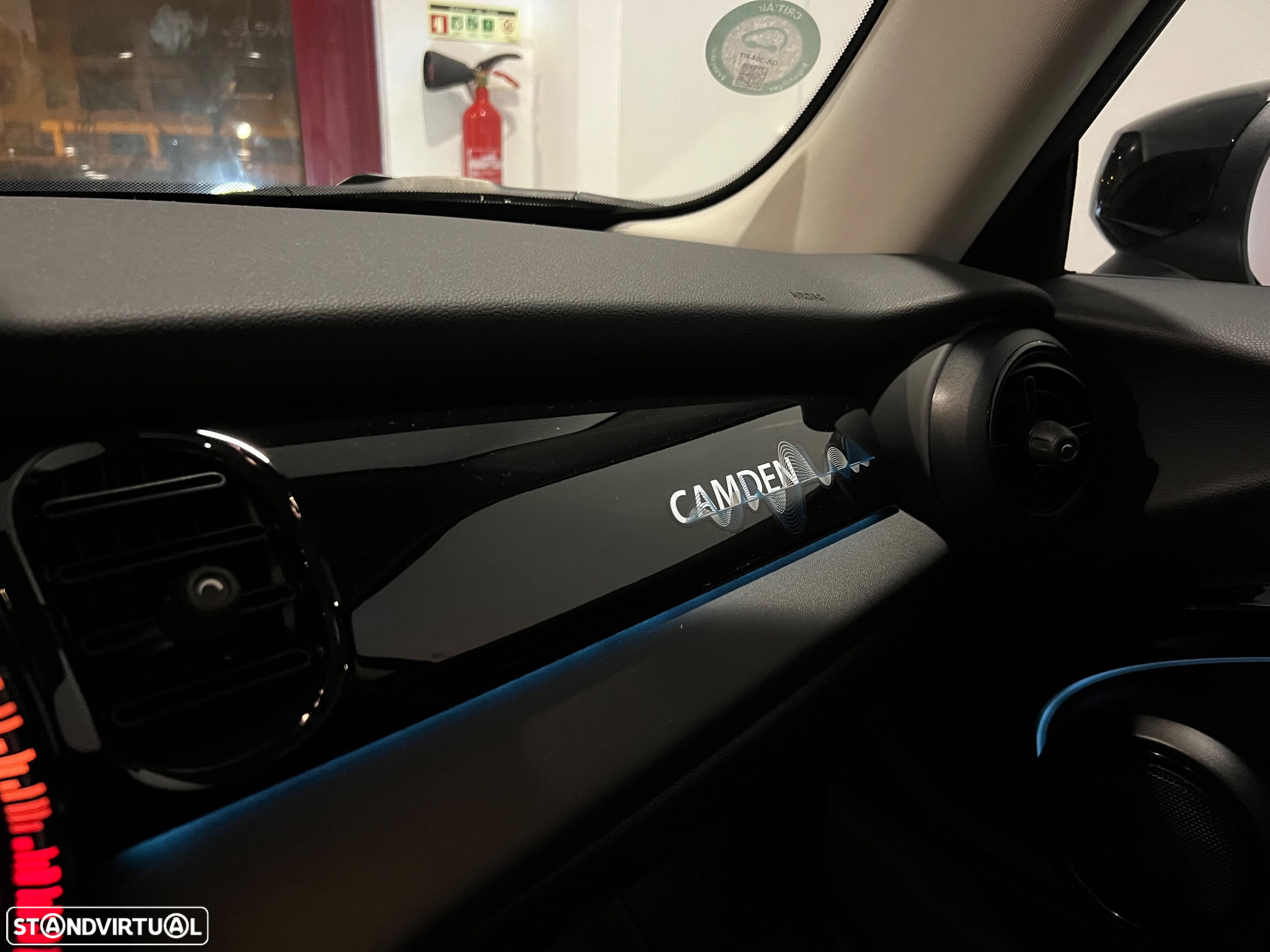 MINI 3 Portas Cooper SE Camden Edition - 12