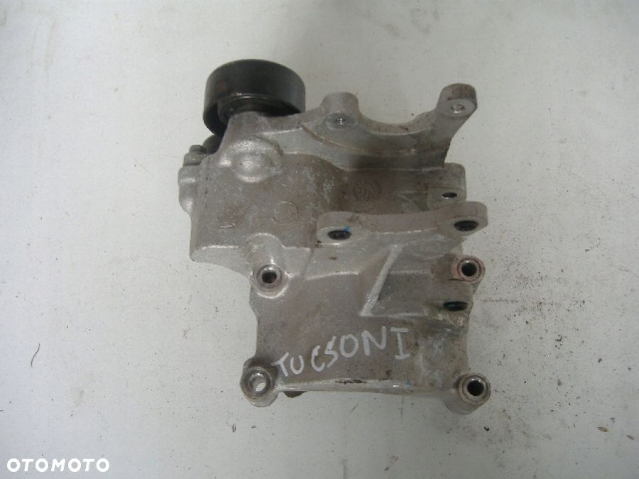 HYUNDAI TUUCSON I 2.0crdi ŁAPA ALTERNATORA SILNIKA - 1
