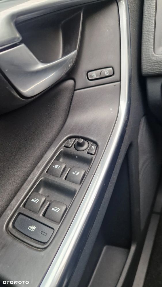 Volvo XC 60 D3 Momentum - 27