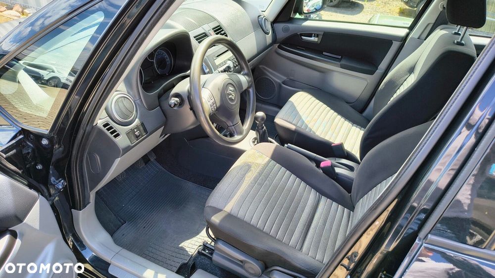 Suzuki SX4 - 10