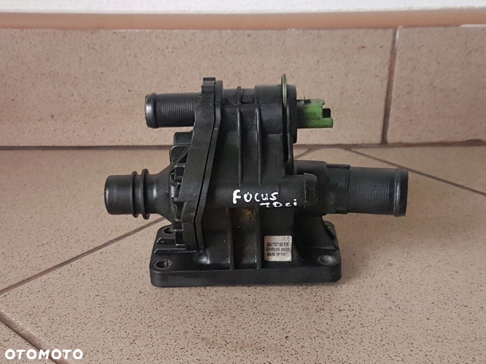 FOCUS MK2 1.6 TDCI OBUDOWA TERMOSTATU 9647767180 - 1