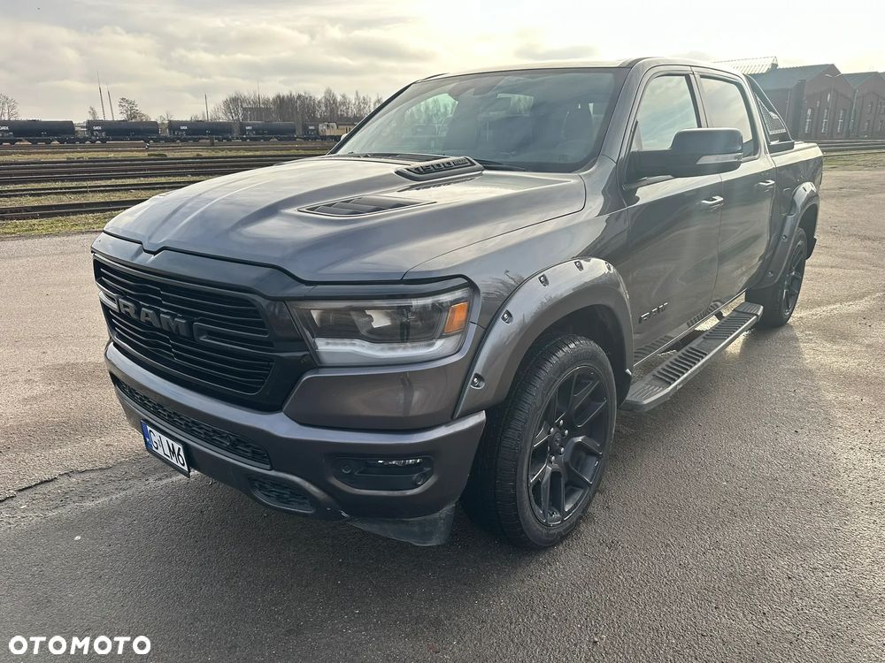 RAM 1500 5.7 Crew Cab Shortbed Laramie Black - 4