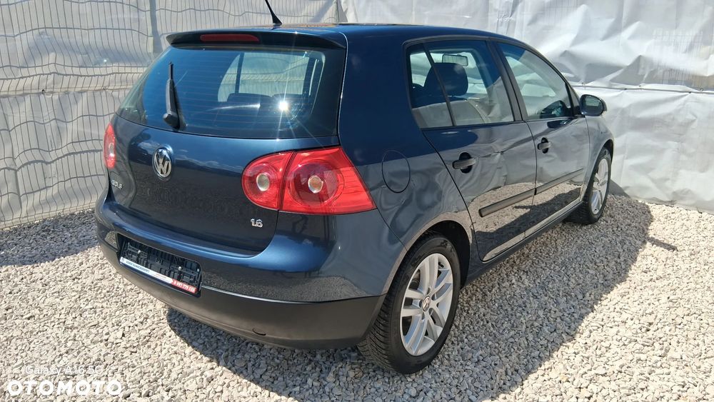 Volkswagen Golf 1.6 Comfortline - 4