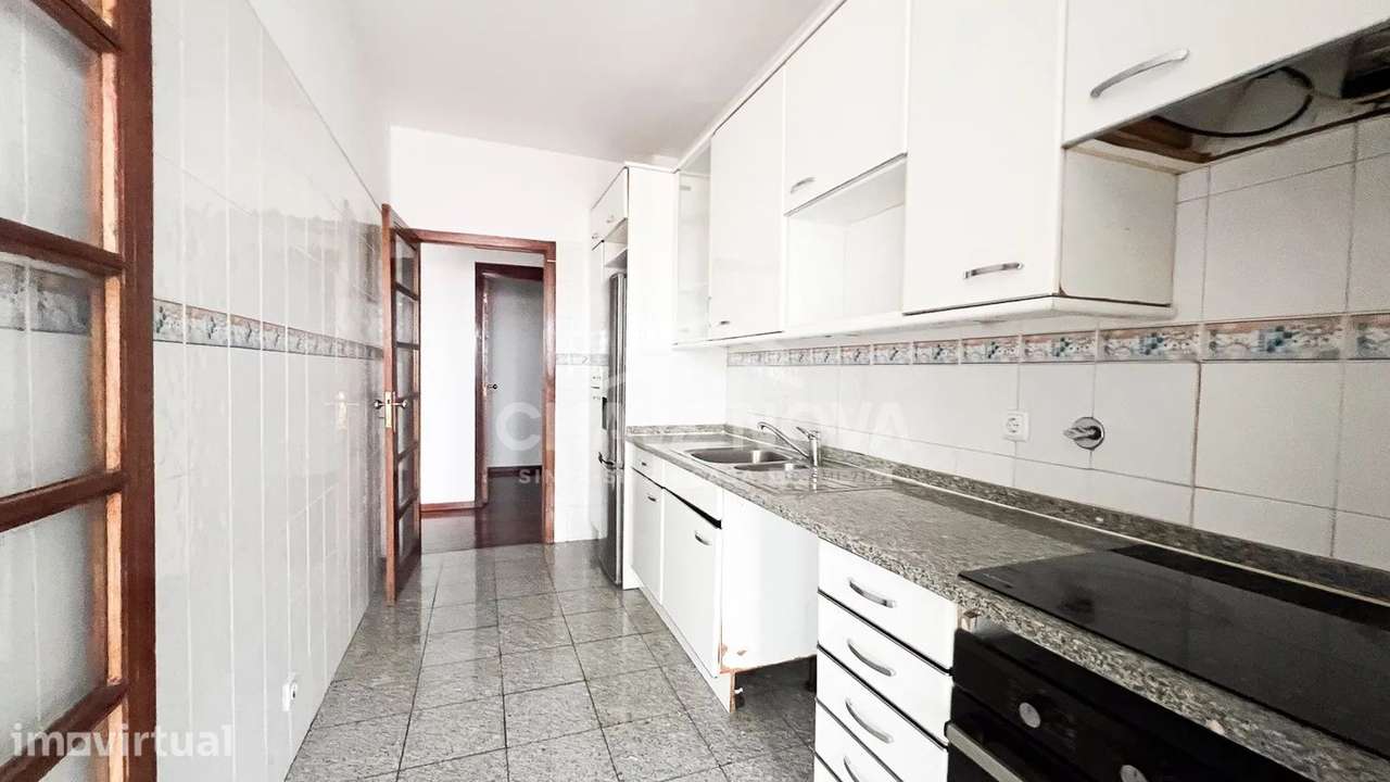 JD - Apartamento T2 Rio, Bem servido de transportes - Boa localização - Grande imagem: 2/17