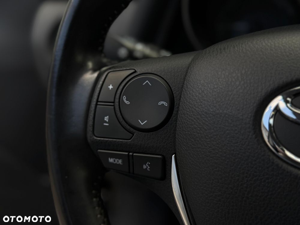 Toyota Auris - 11