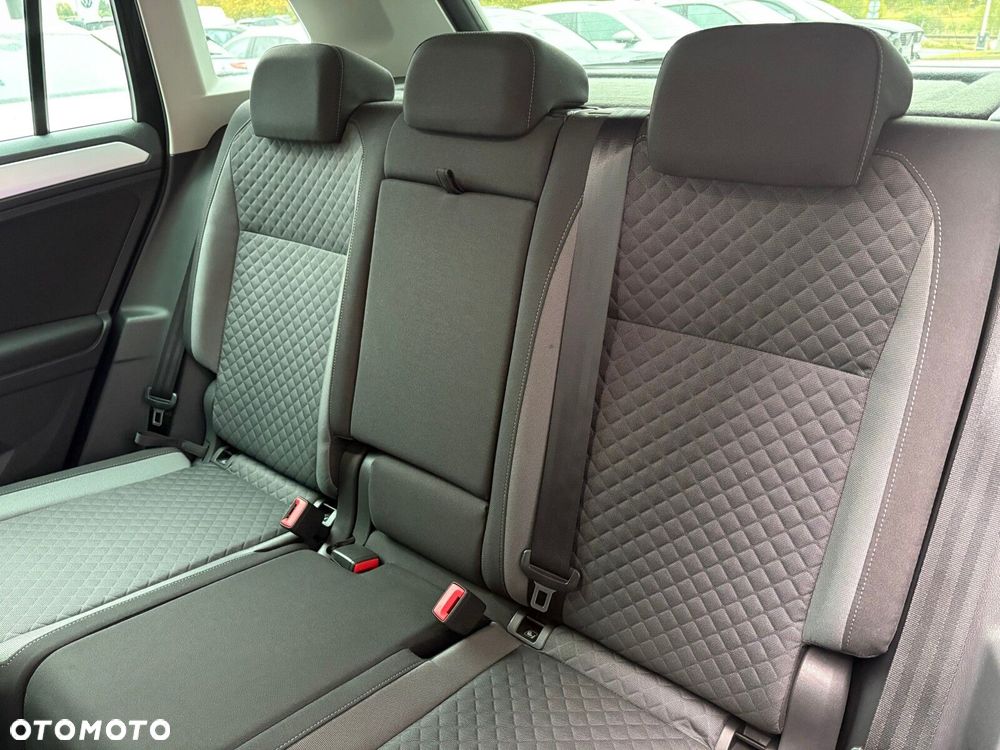 Volkswagen Tiguan - 13