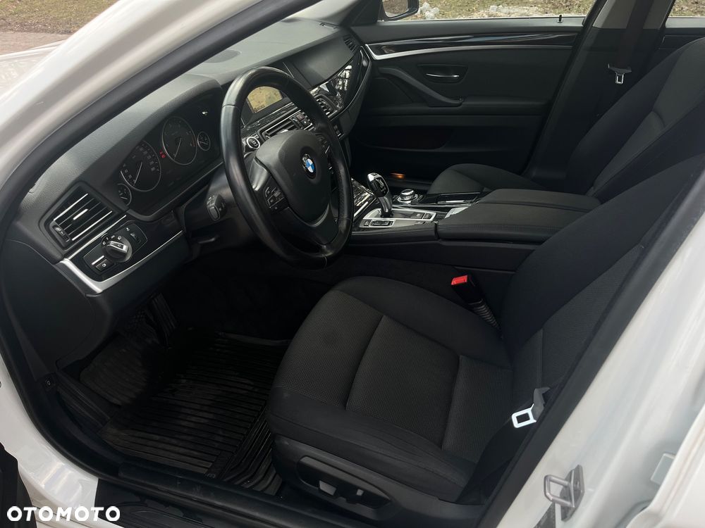 BMW Seria 5 518d - 28