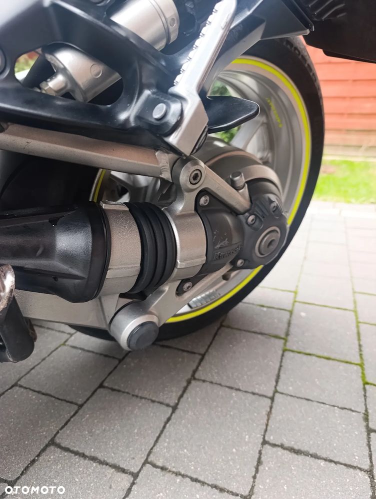 Kawasaki GTR - 6
