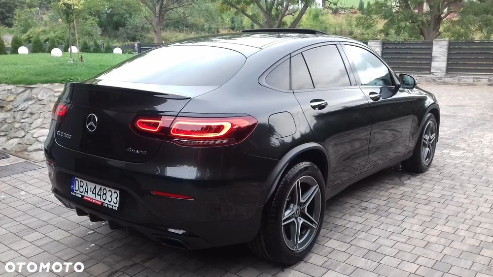 Mercedes-Benz GLC 300 4Matic 9G-TRONIC AMG Line - 10