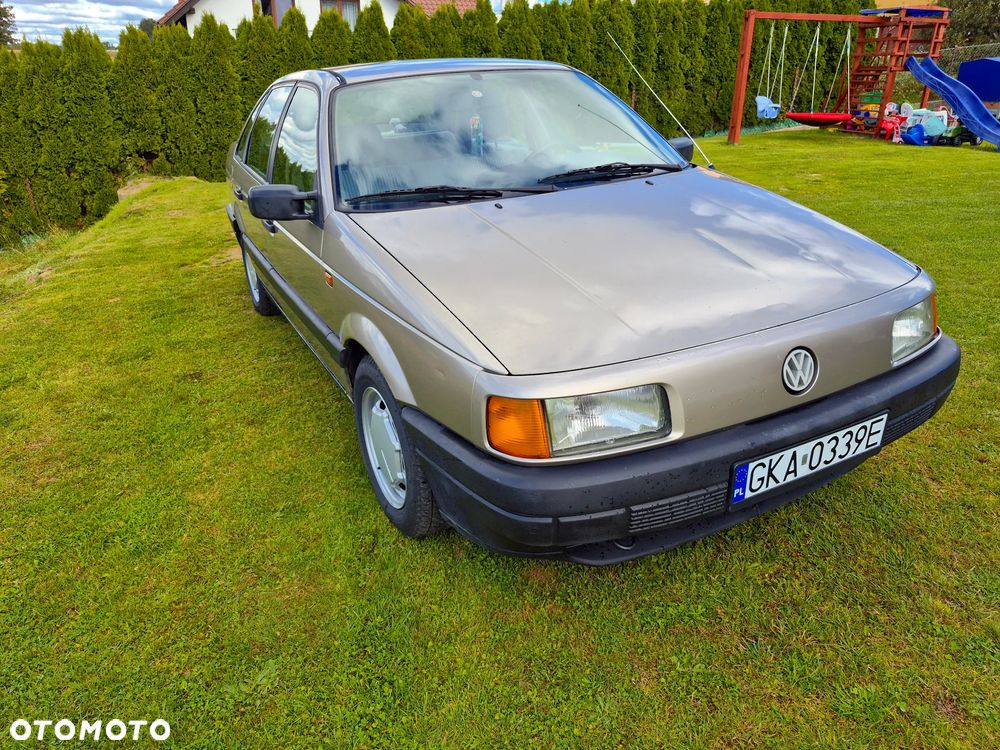 Volkswagen Passat 1.8 CL - 11