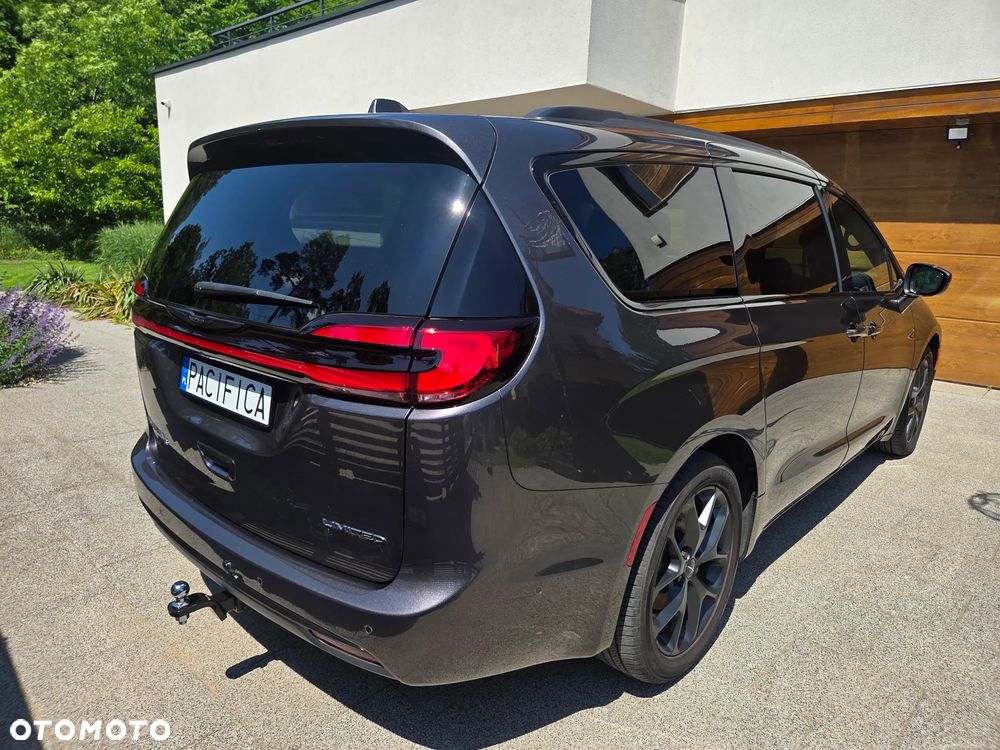 Chrysler Pacifica - 5