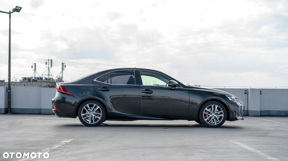 Lexus IS 200t Elite - 2