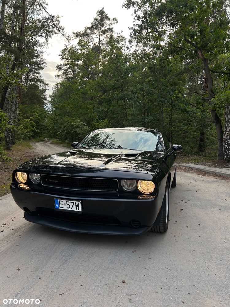 Dodge Challenger - 2