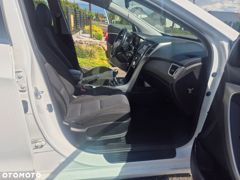 Hyundai i30 1.4 Trend - 19
