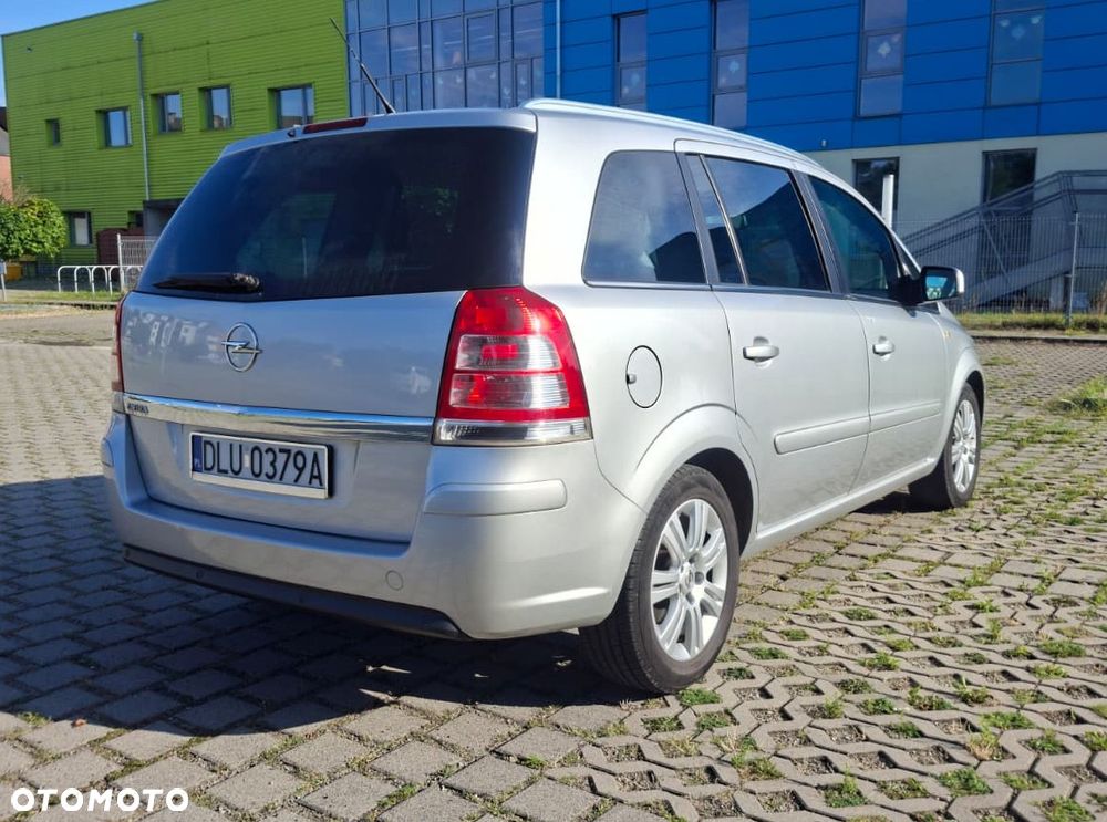Opel Zafira 1.8 Cosmo EU5 - 4