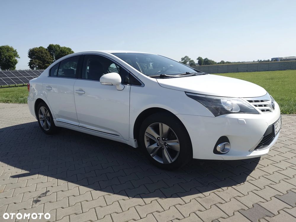 Toyota Avensis 1.8 Premium - 1