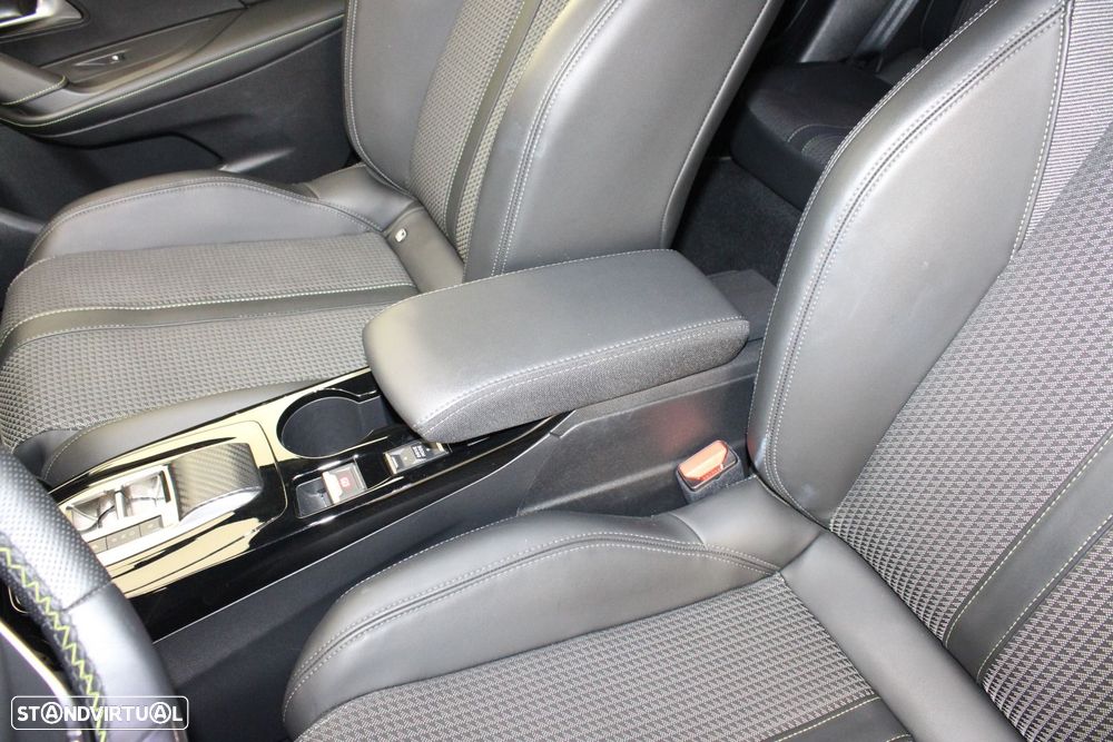 Peugeot e-2008 50 kWh GT Pack - 32