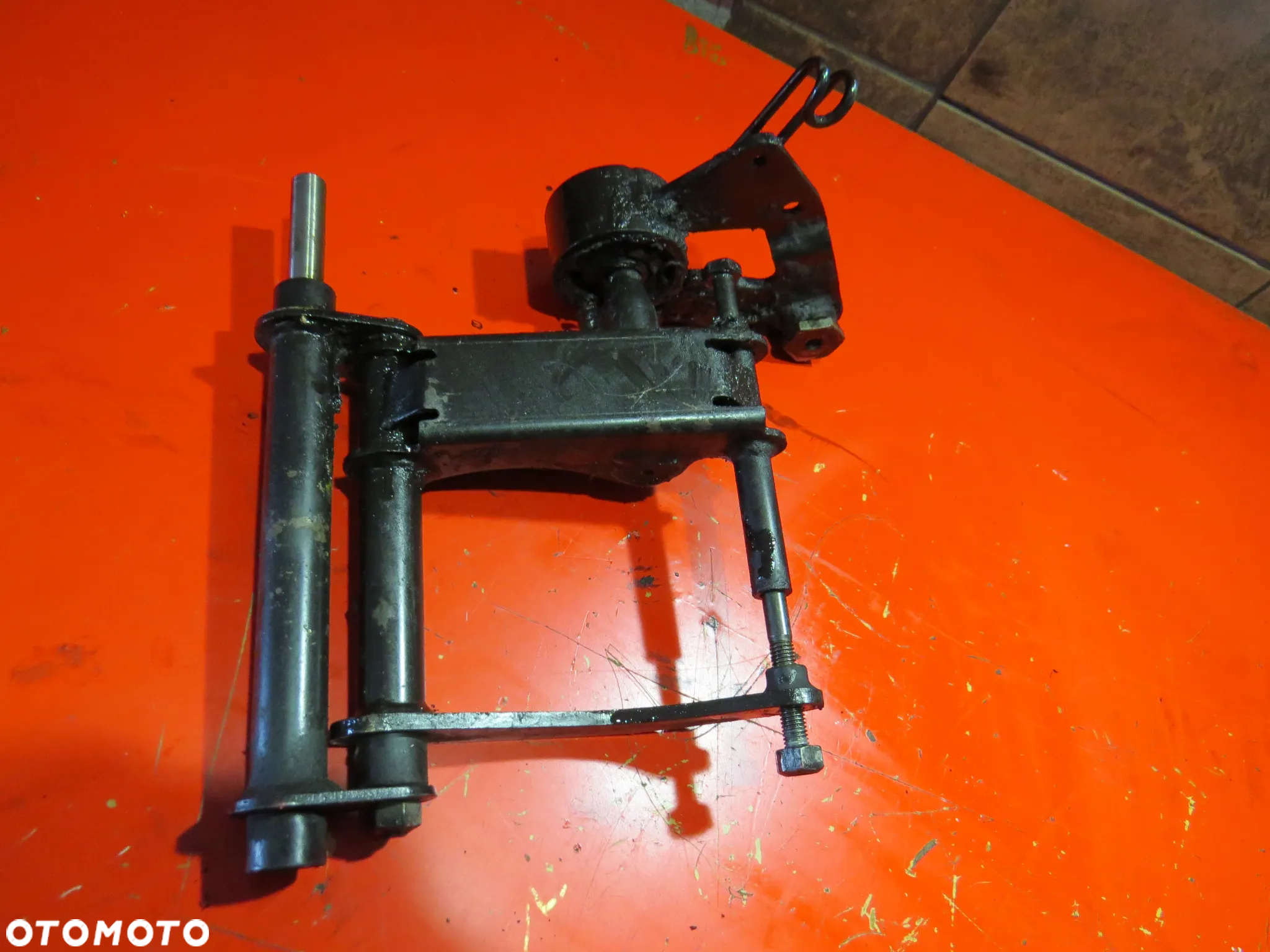 PIAGGIO X8 125 150 180 200 250 poducha silnika mocowanie uchwyt - 5