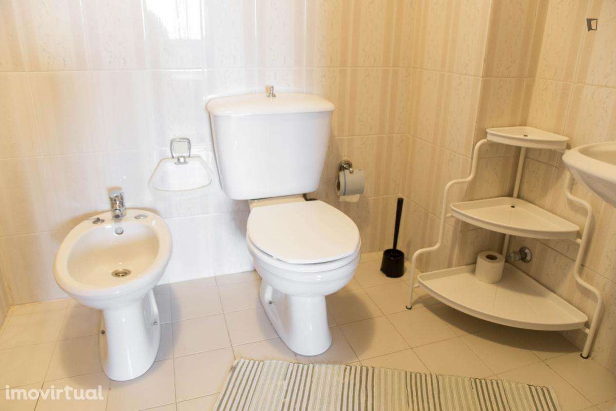 Quarto - localizado em Paranhos Porto - Grande imagem: 3/17