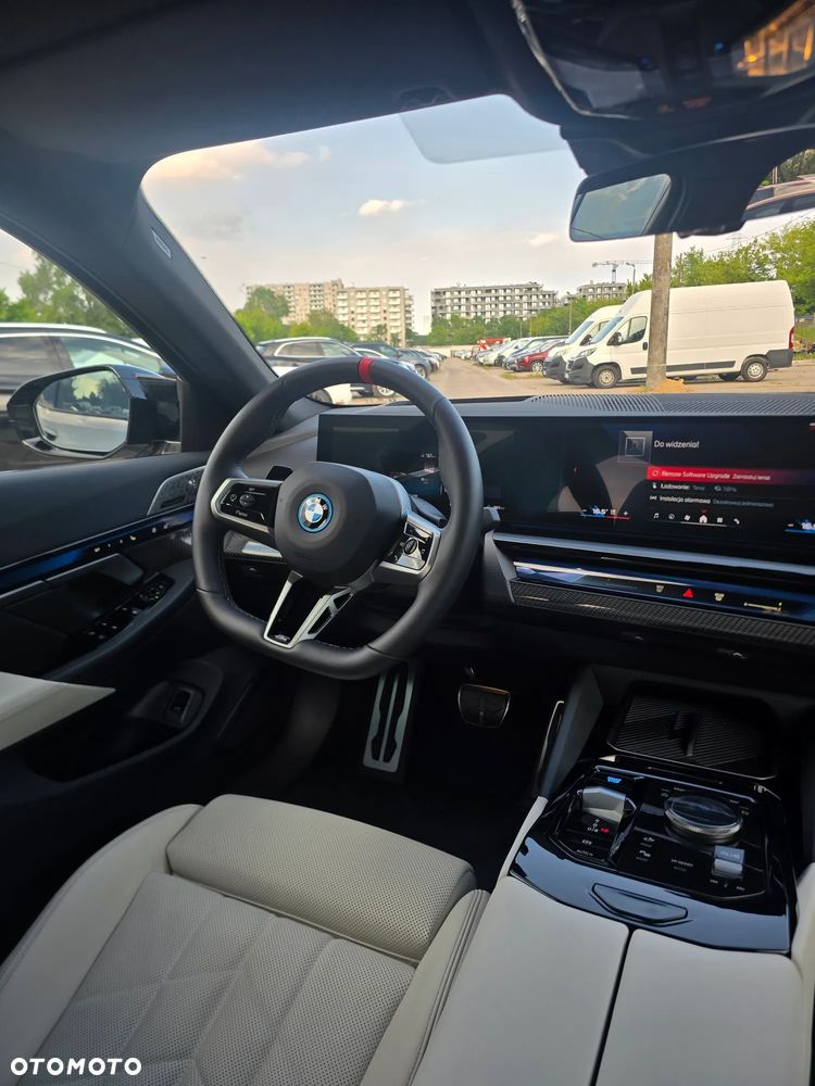 BMW i5 83.9kWh M60 xDrive - 11