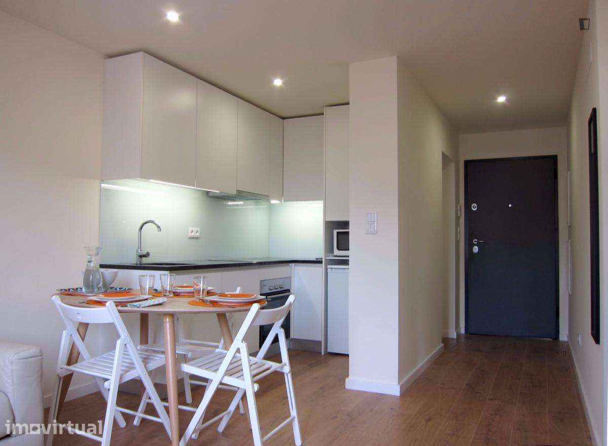 Apartamento com 1 quartos - localizado em Sé Porto - Grande imagem: 2/14