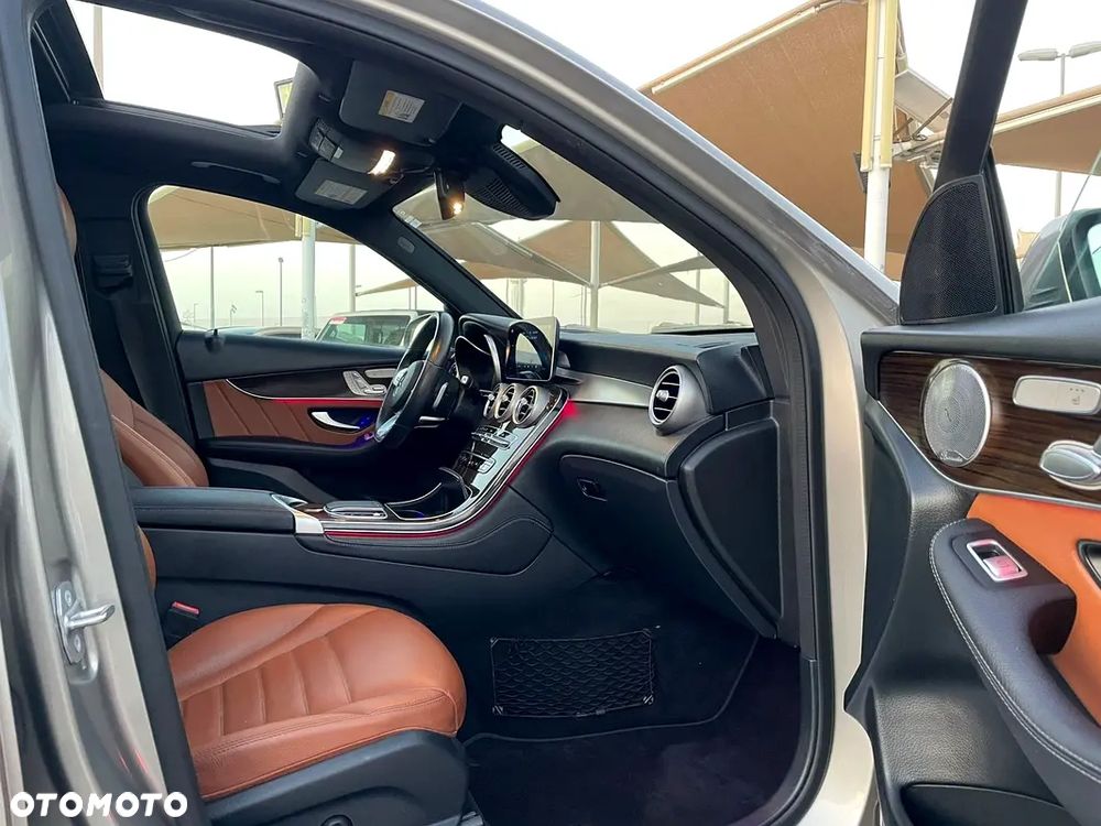 Mercedes-Benz GLC 300 4Matic 9G-TRONIC Exclusive - 12
