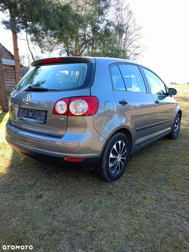 Volkswagen Golf - 5