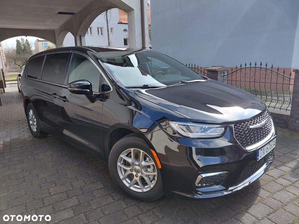 Chrysler Pacifica - 1