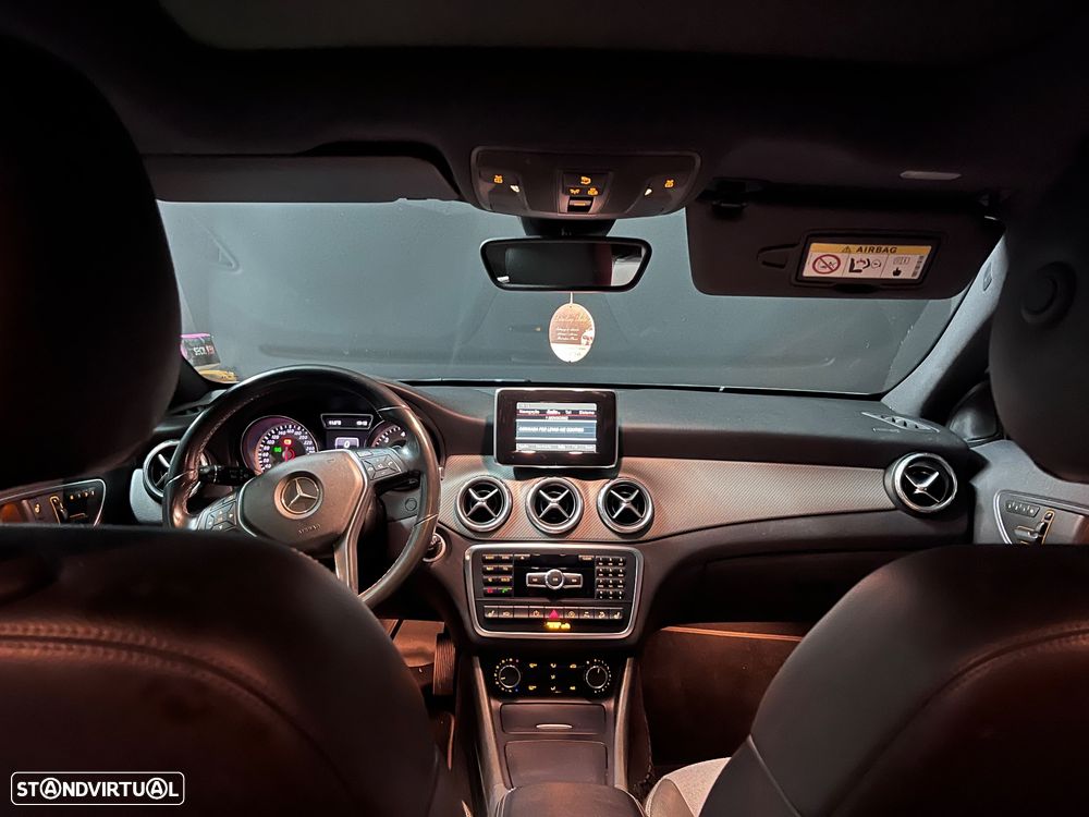 Mercedes-Benz GLA 220 - 12