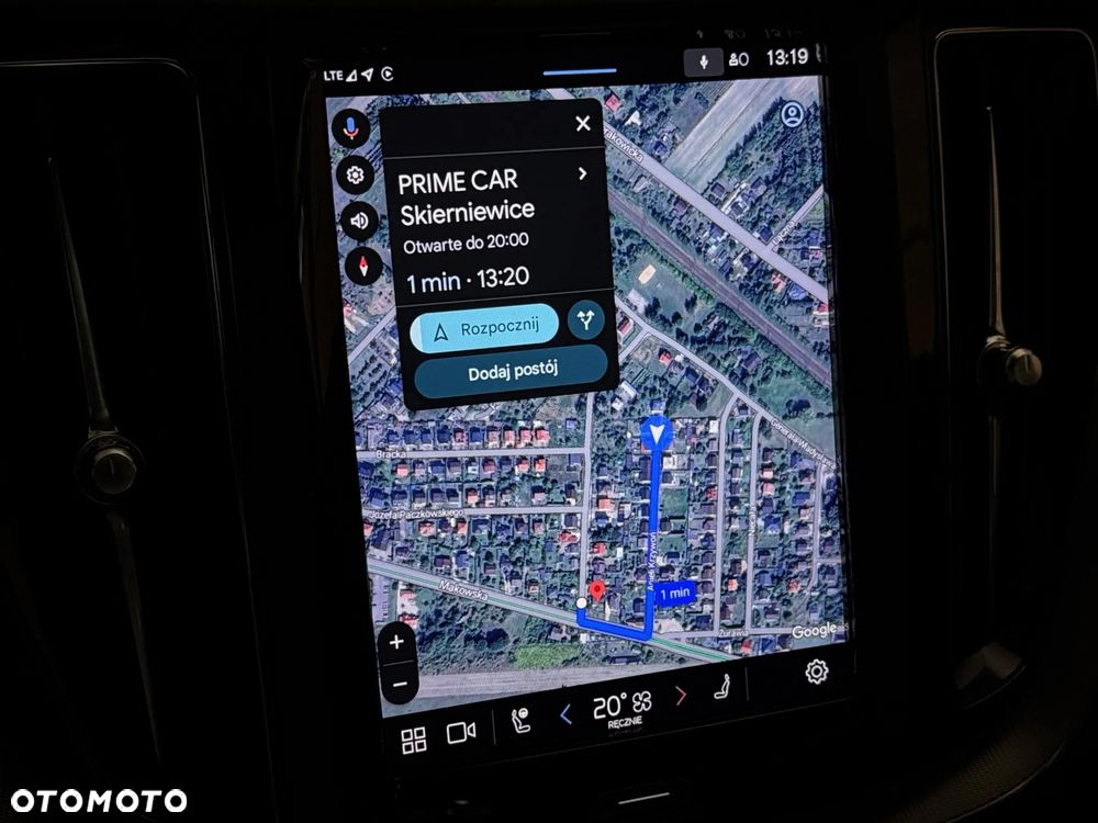 Volvo XC 60 B4 D Plus Dark - 32