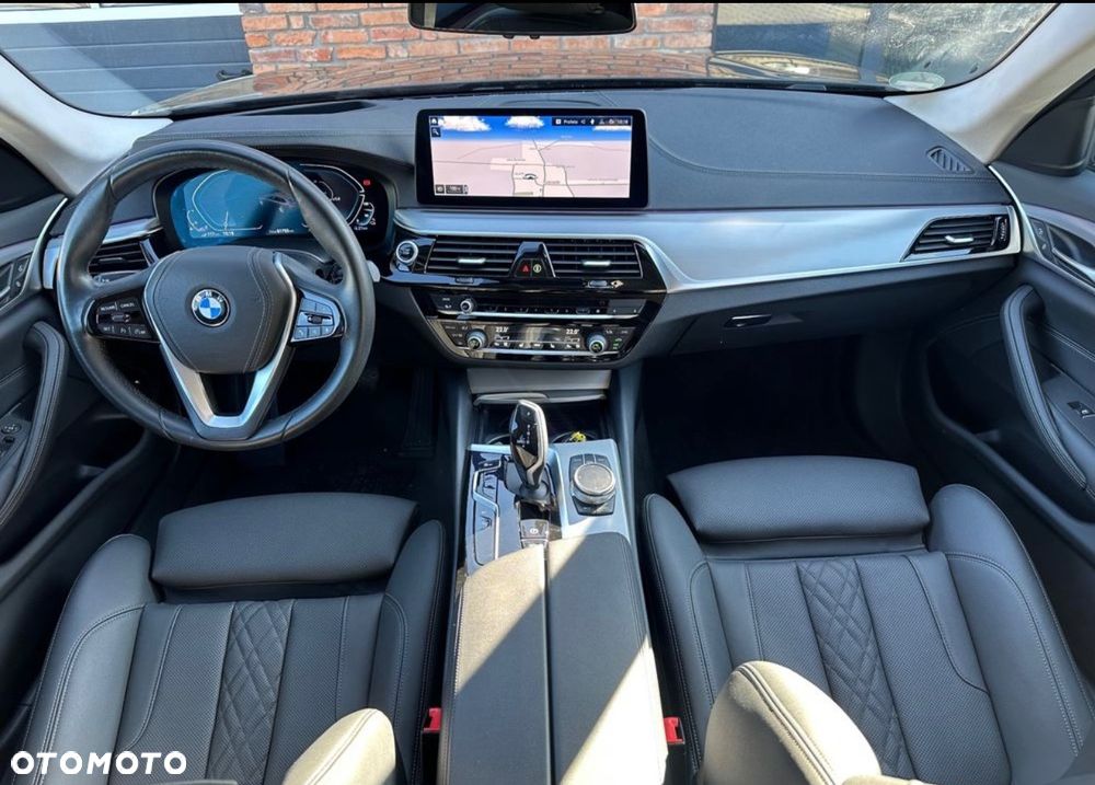 BMW Seria 5 530e xDrive PHEV M Sport - 9