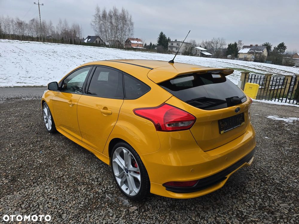 Ford Focus 2.0 EcoBoost ST mit Leder-Sport-Paket - 4