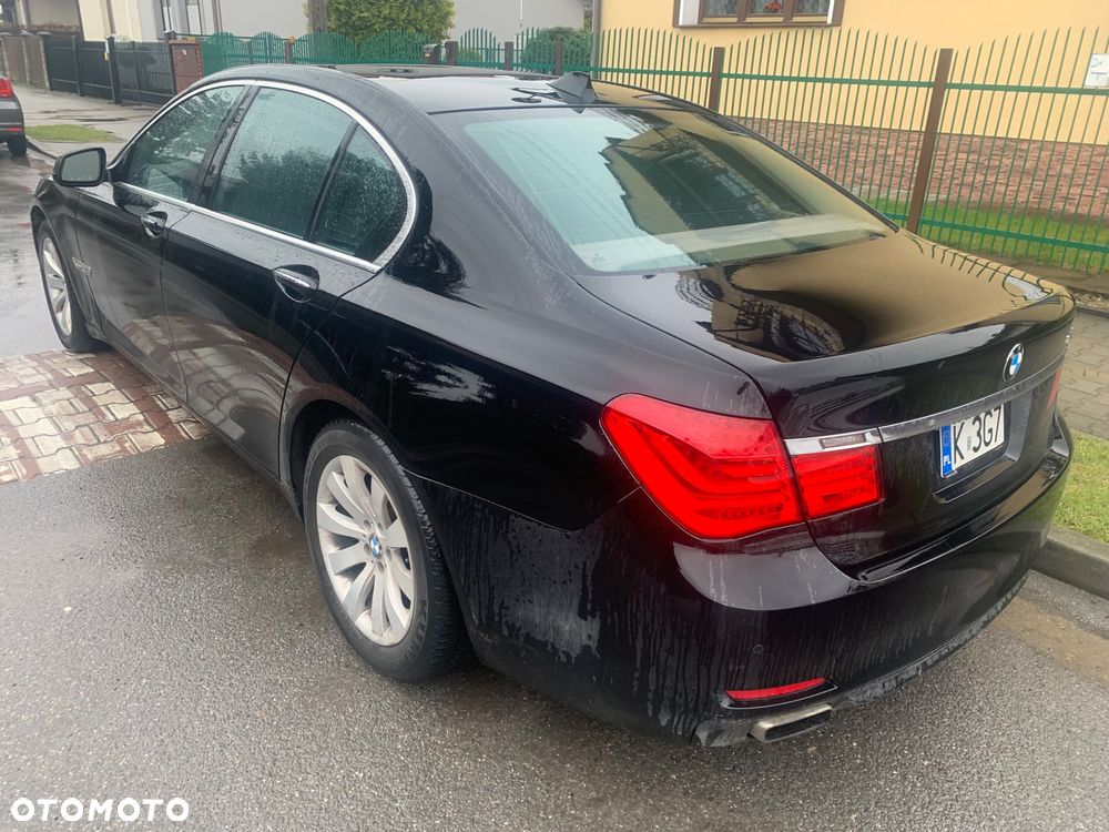 BMW Seria 7 750i xDrive - 3