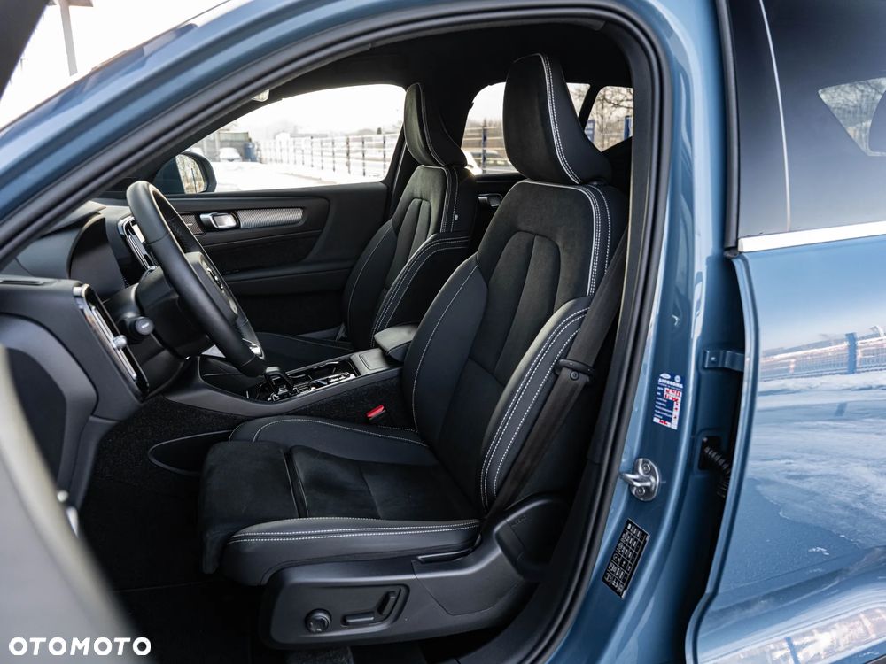 Volvo XC 40 B4 B AWD Geartronic RDesign - 22