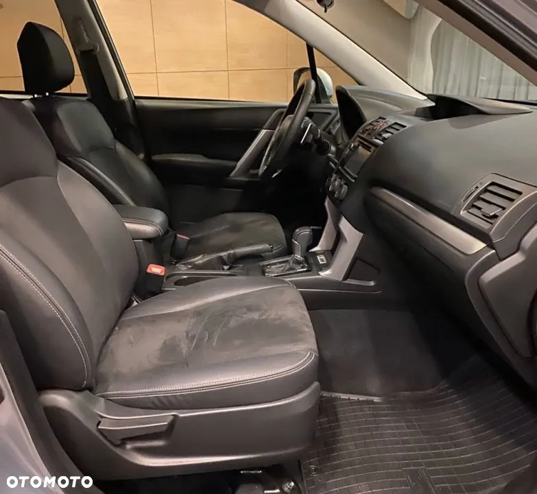Subaru Forester 2.0XT Platinum Lineartronic - 15