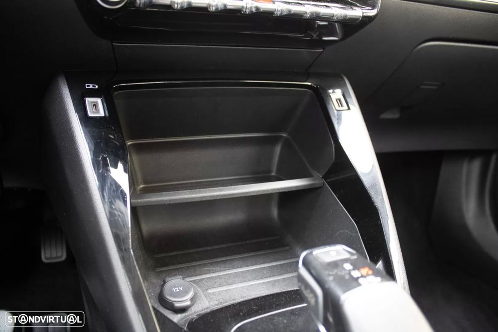 Peugeot e-2008 50 kWh Allure Pack - 29